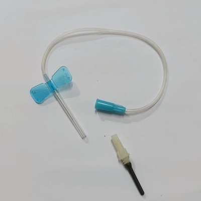 La vena sterile del cuoio capelluto degli aghi della raccolta del sangue venoso mette il grado medico blu 23G