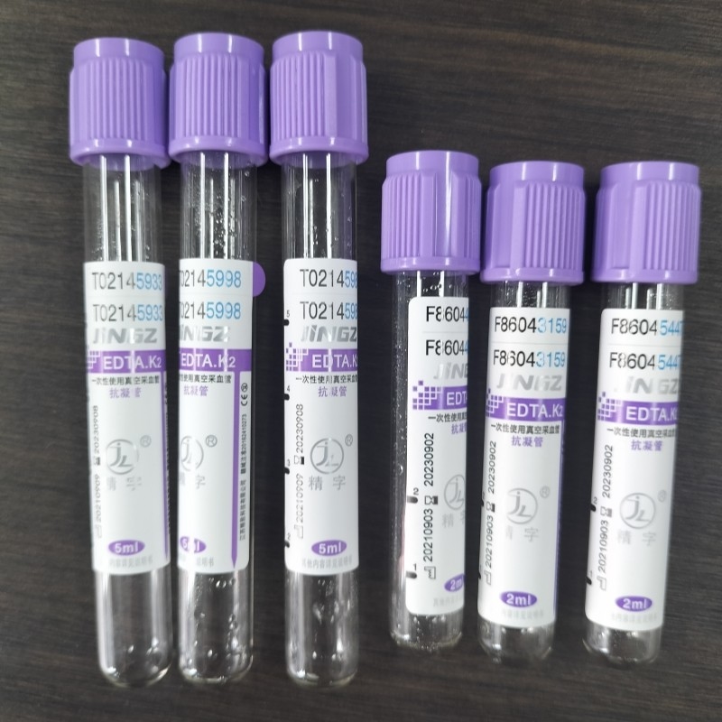 Tubo EDTA di colore viola con etichetta viola per una raccolta ottimale dei campioni